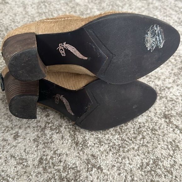 UGG 'Charlotte' Tan Calf Hair Snake Print Embossed Zip Ankle Boots Women's 5.5 - Picture 6 of 8